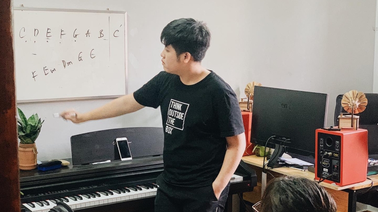 Trung tâm Âm nhạc HongKien Music Center