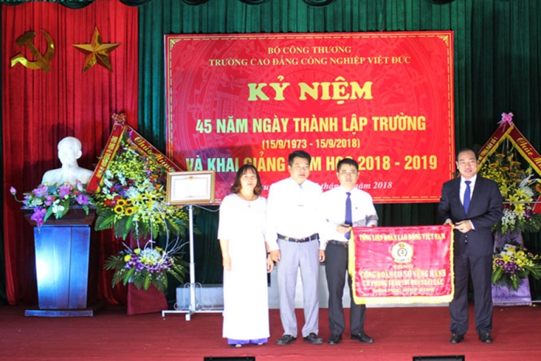 Kỷ niệm ngày thành lập trường