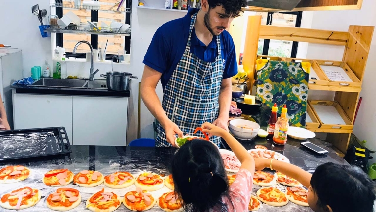 Trung tâm Anh ngữ TES - Thầy Jimmy