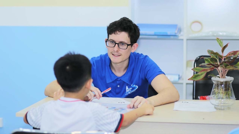 Trung tâm Anh ngữ TES - Thầy Jimmy