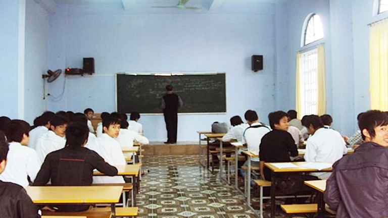 Cao đẳng Bách khoa Hưng Yên