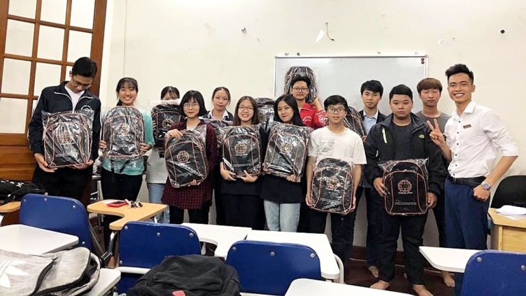 Trung tâm tiếng Anh UniLanguage