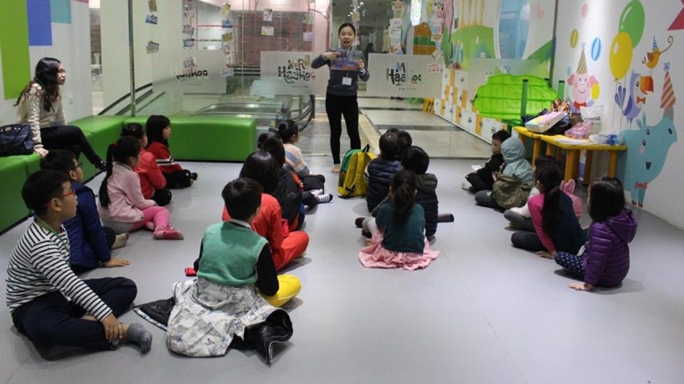 Trung Tâm Ngoại Ngữ Tháng Năm