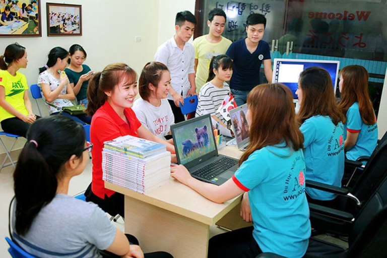 Tất cả các lớp miễn phí tại AOI đều học buổi tối