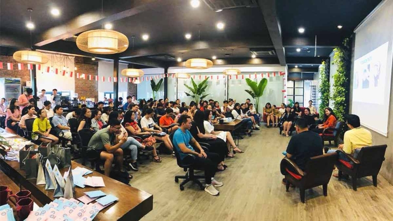 Tổ Chức Giải Pháp Giáo Dục Flat World