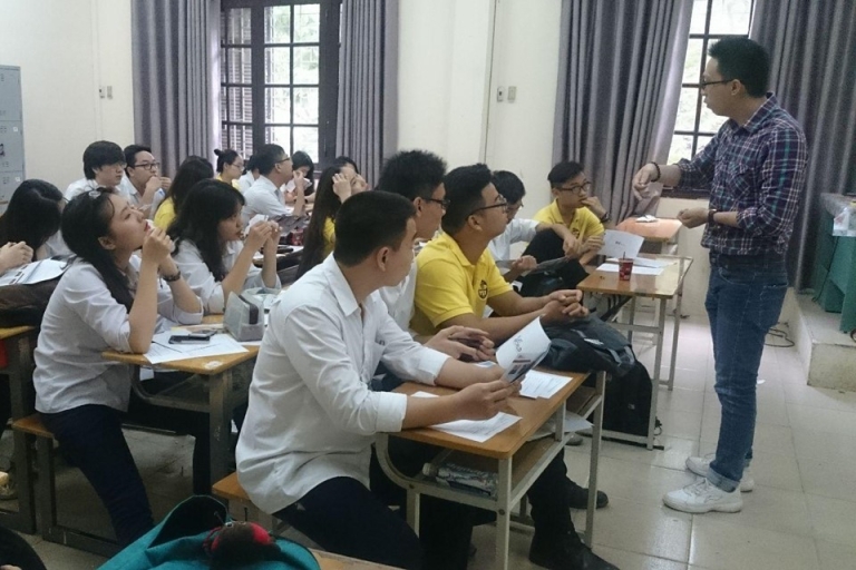 to-chuc-giao-duc-the-flat-world-lop-hoc