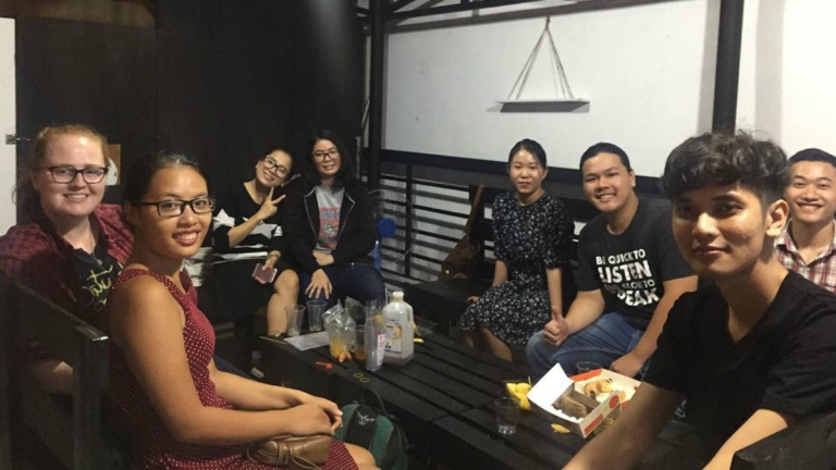 Trung Tâm Học Tiếng Theo Nhóm