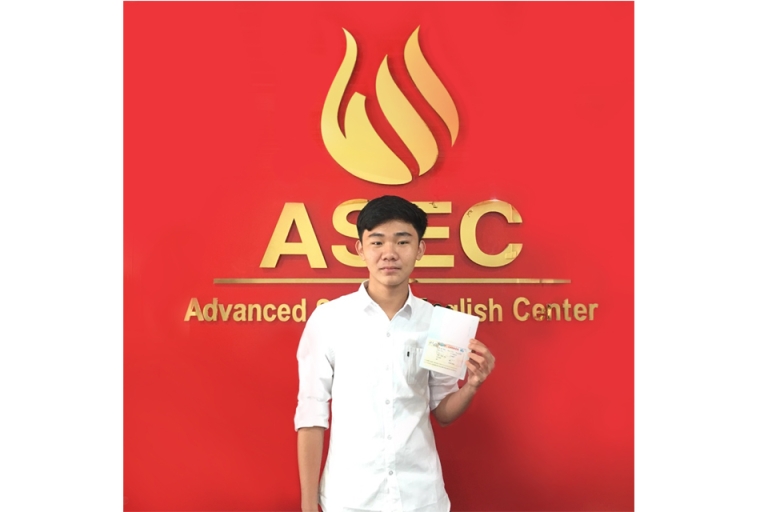 Trần Quan Thái nhận visa du học Canada tại trường UMC