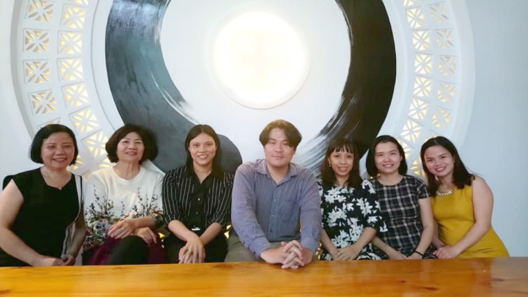 Trung Tâm Ngoại Ngữ Gió Đông