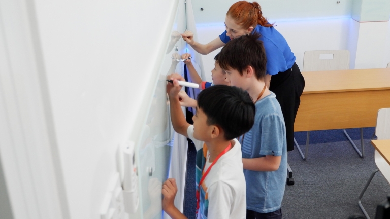 Trung tâm TTS English Center