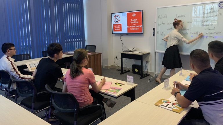 Trung tâm TTS English Center