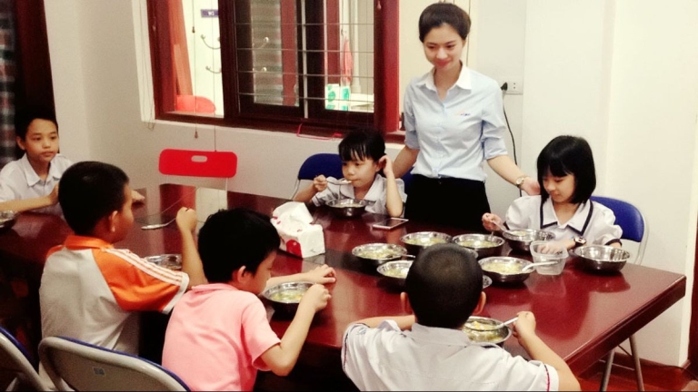 Trung tâm Solar English