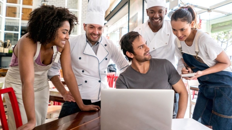 Trung Tâm Học Tiếng Anh Trực Tuyến Homeclass				