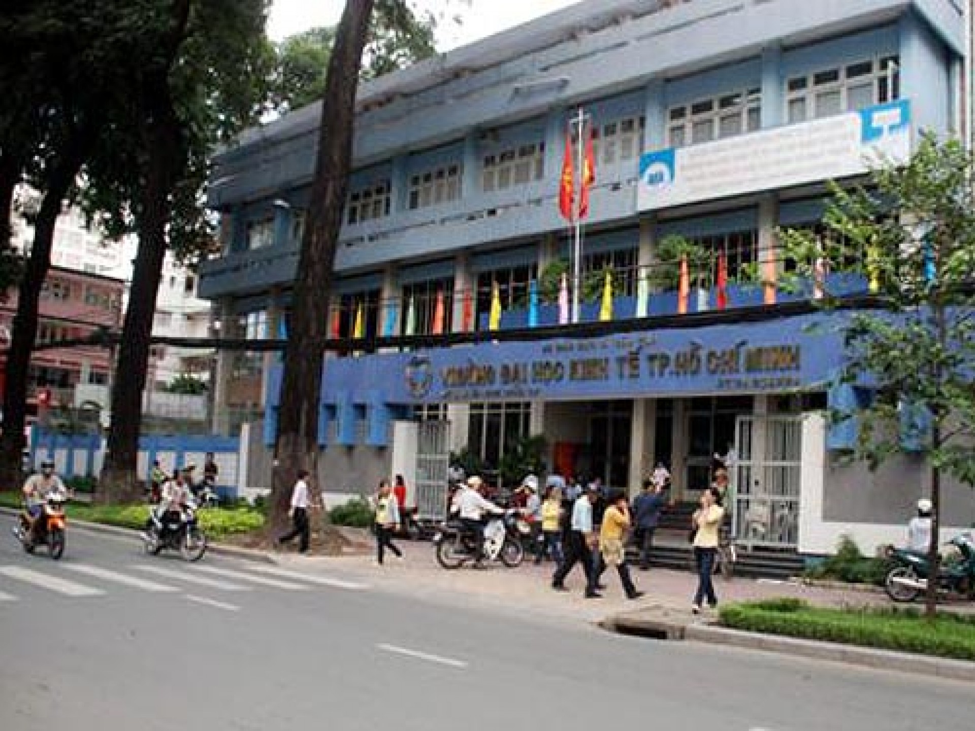 Điểm Chuẩn Trường Đại học Kinh Tế TP.HCM Năm 2016