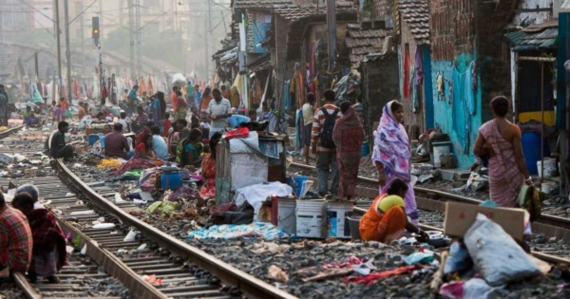 Развивающиеся страны севера. Калькутта Индия трущобы. Экономическая бедность.
