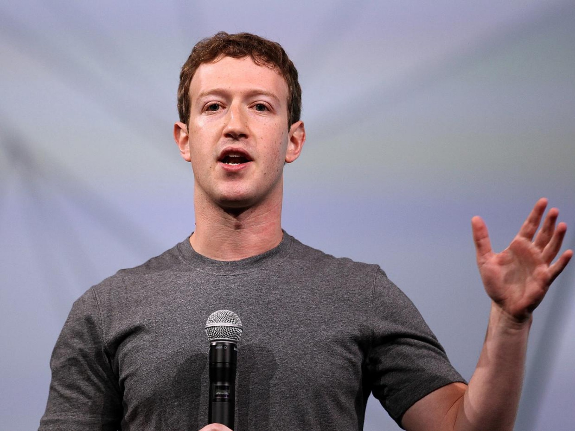 Học tiếng Anh qua 10 câu nói nổi tiếng của Mark Zuckerberg