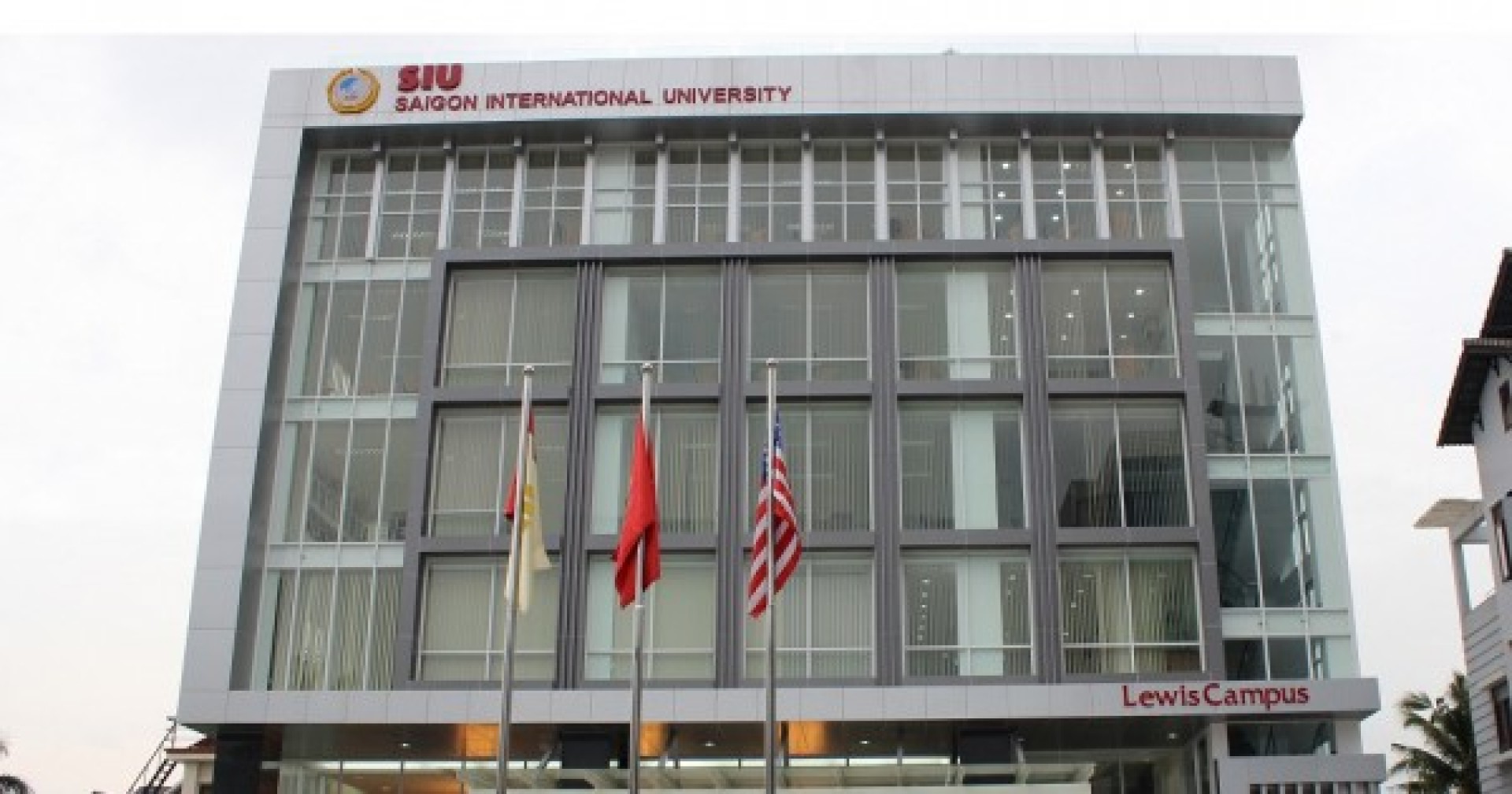 Đại học Quốc tế Sài Gòn dưới góc nhìn của cựu sinh viên | Edu2Review