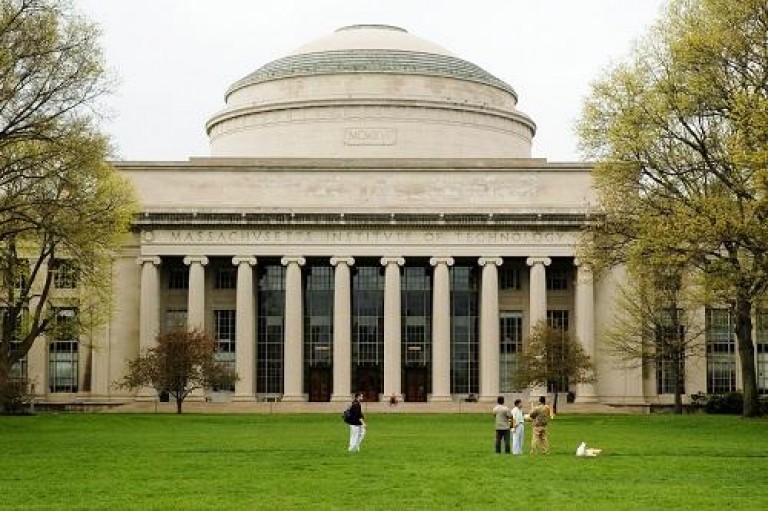 học viện MIT