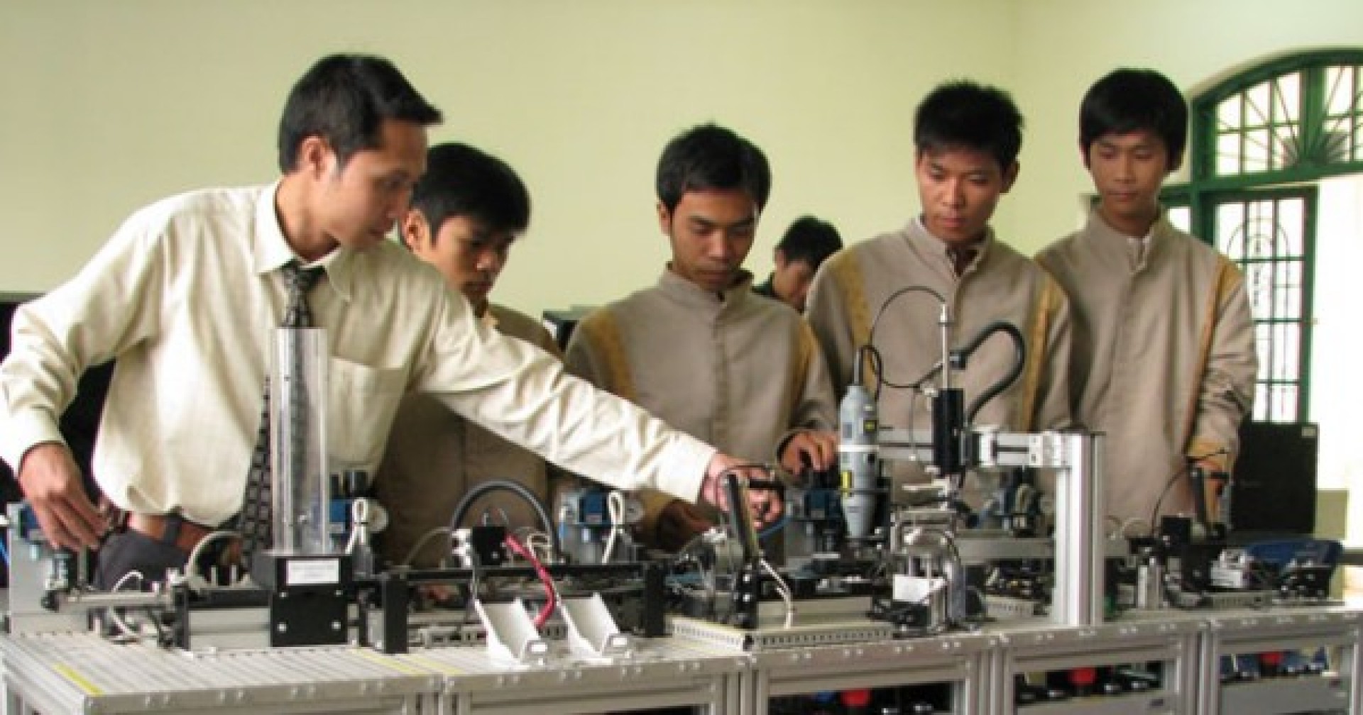 Top 10 trung tâm dạy nghề uy tín tại Hà Nội