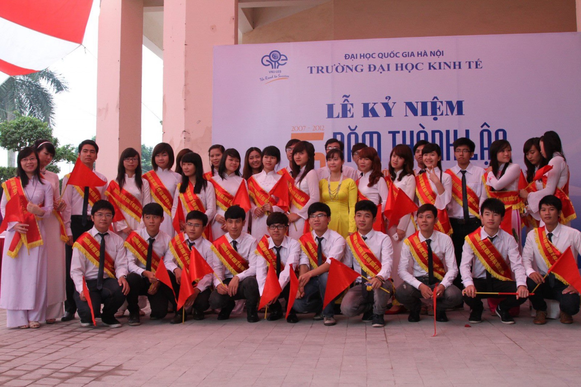 Cảm nhận của sinh viên về Đại học Kinh tế - Đại học Quốc gia Hà Nội