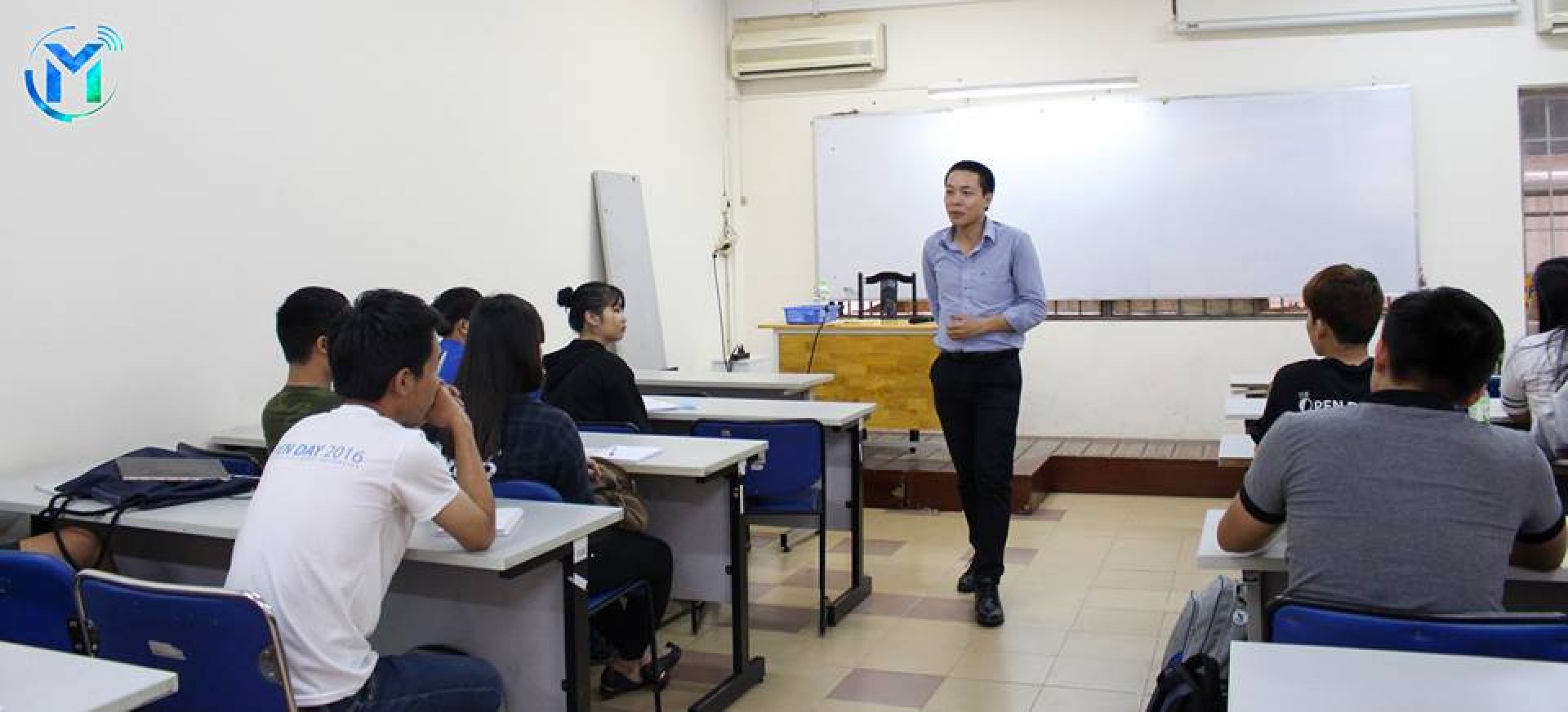 Buổi huấn luyện kỹ năng thuyết trình của CEO công ty EBIV anh Hồ Hoàn