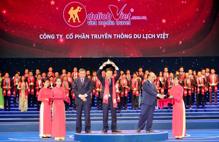 Công ty cổ phần truyền thông du lịch Việt vinh dự nhận giải thưởng Du Lịch Việt Nam 2014 (nguồn: công ty cổ phần du lịch Việt)