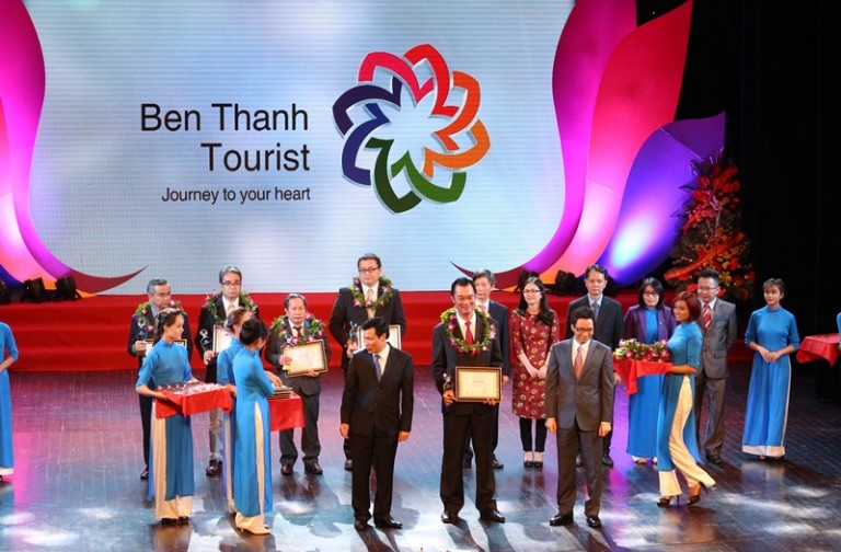Ben Thanh Tourist được nhà nước trao tặng giải thưởng Top 10 công ty du lịch hàng đầu Việt Nam (nguồn: Starpres)