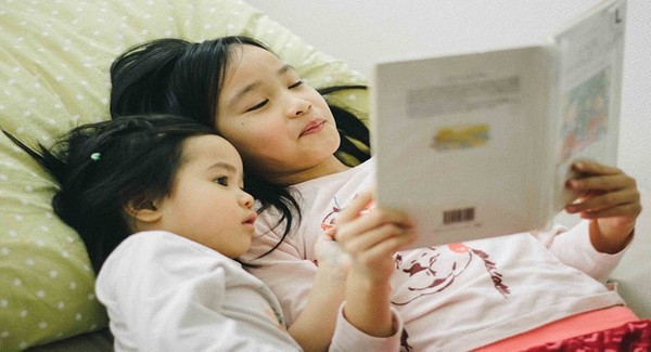 10 lợi ích cho thấy tầm quan trọng của việc đọc sách chung với trẻ