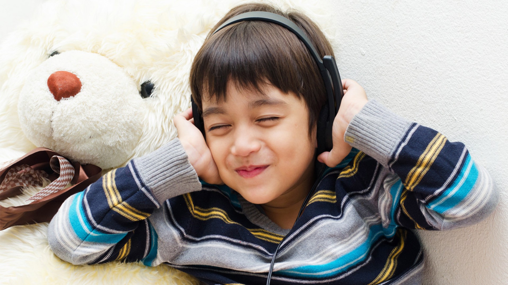 Tiết lộ 3 giai đoạn luyện nghe tiếng Anh cho trẻ em chuẩn không cần chỉnh!