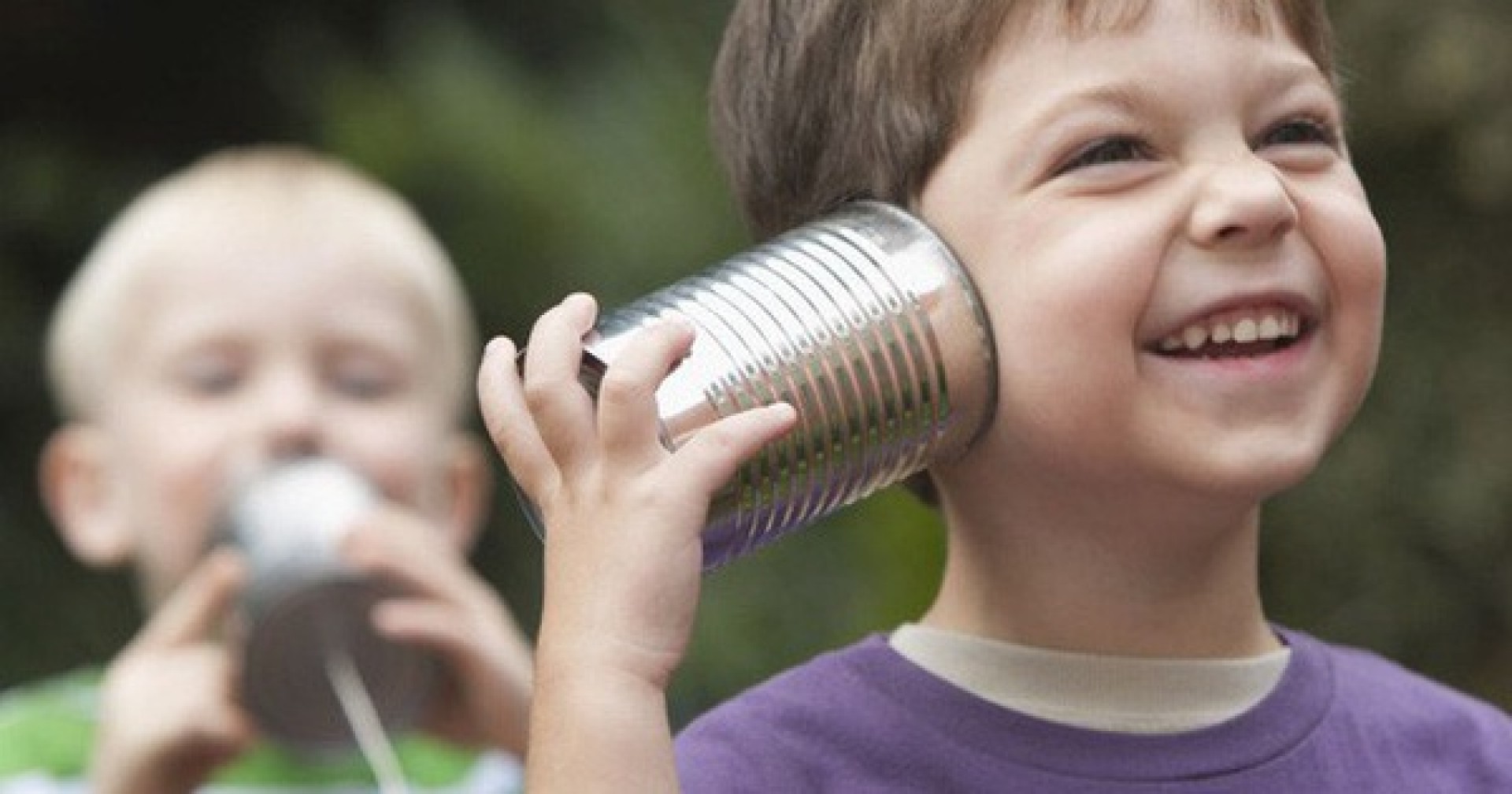 Tự tạo môi trường nghe tiếng Anh trẻ em: 4 lưu ý phụ huynh cần nhớ!