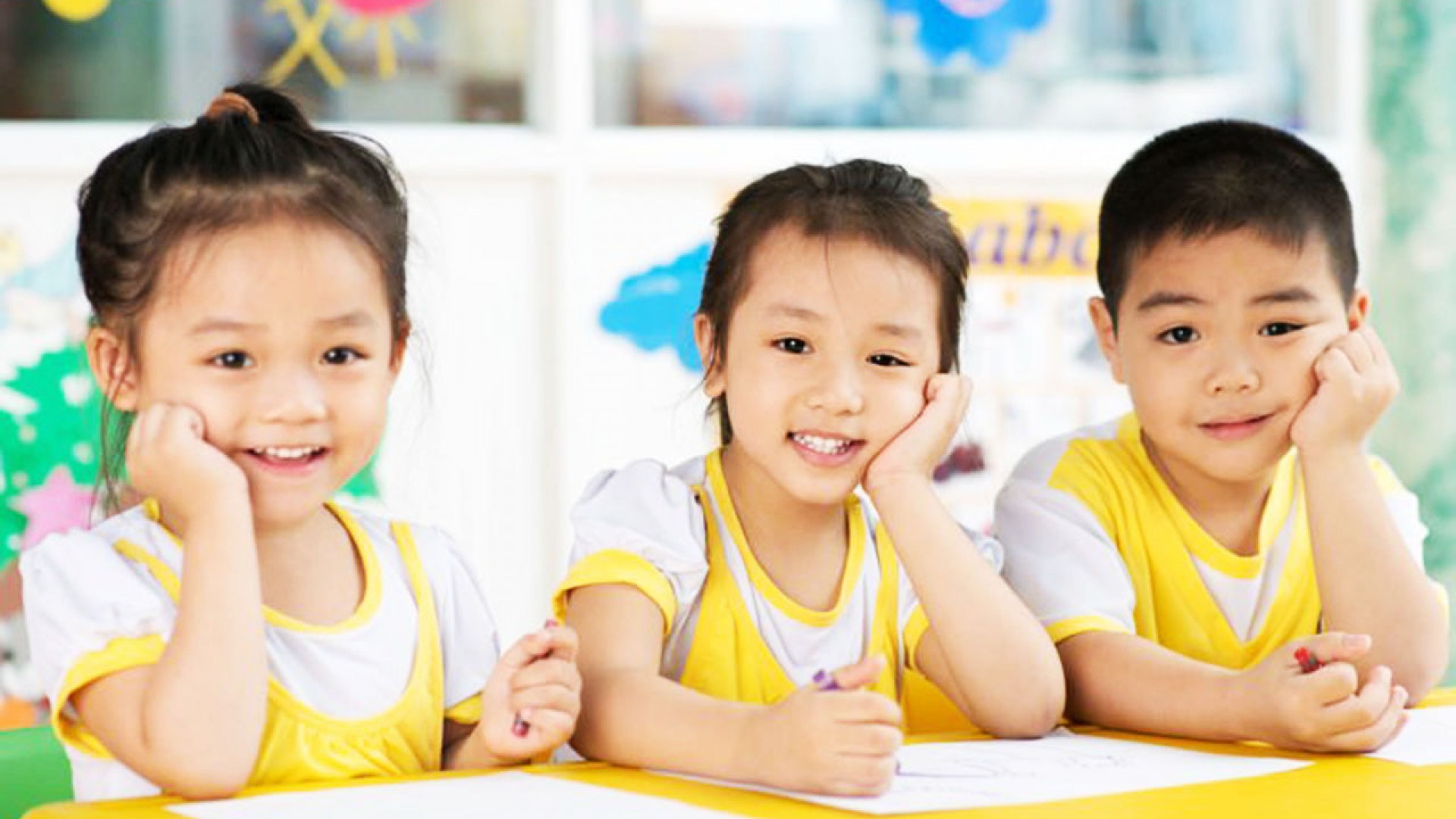 Картинка дети казахстана. Дети в садике азиаты. Счастливые дети азиаты в детском саду. Дети азиатские в школе. Казахстан дети в садике.