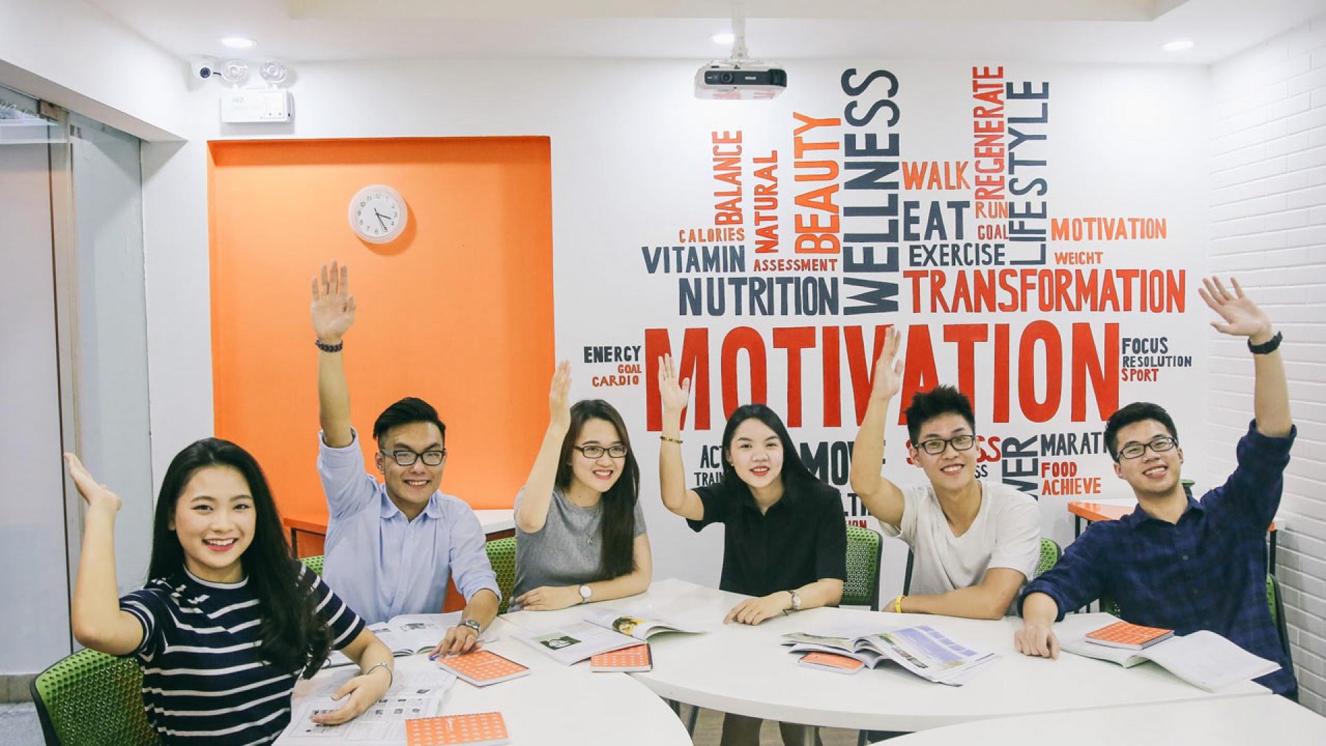 Học tiếng Anh JOLO Hồ Chí Minh: trải nghiệm lớp học giao tiếp ưu việt!