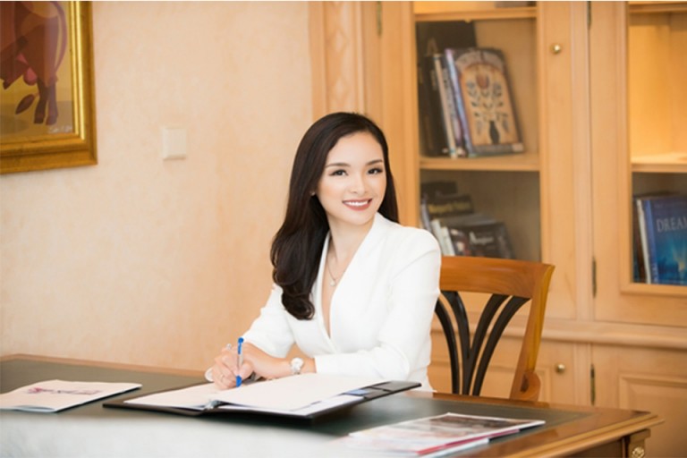 Chị Đinh Ngọc Phượng - Cựu sinh viên của HUBT hiện đang là chủ 1 thương hiệu thời trang