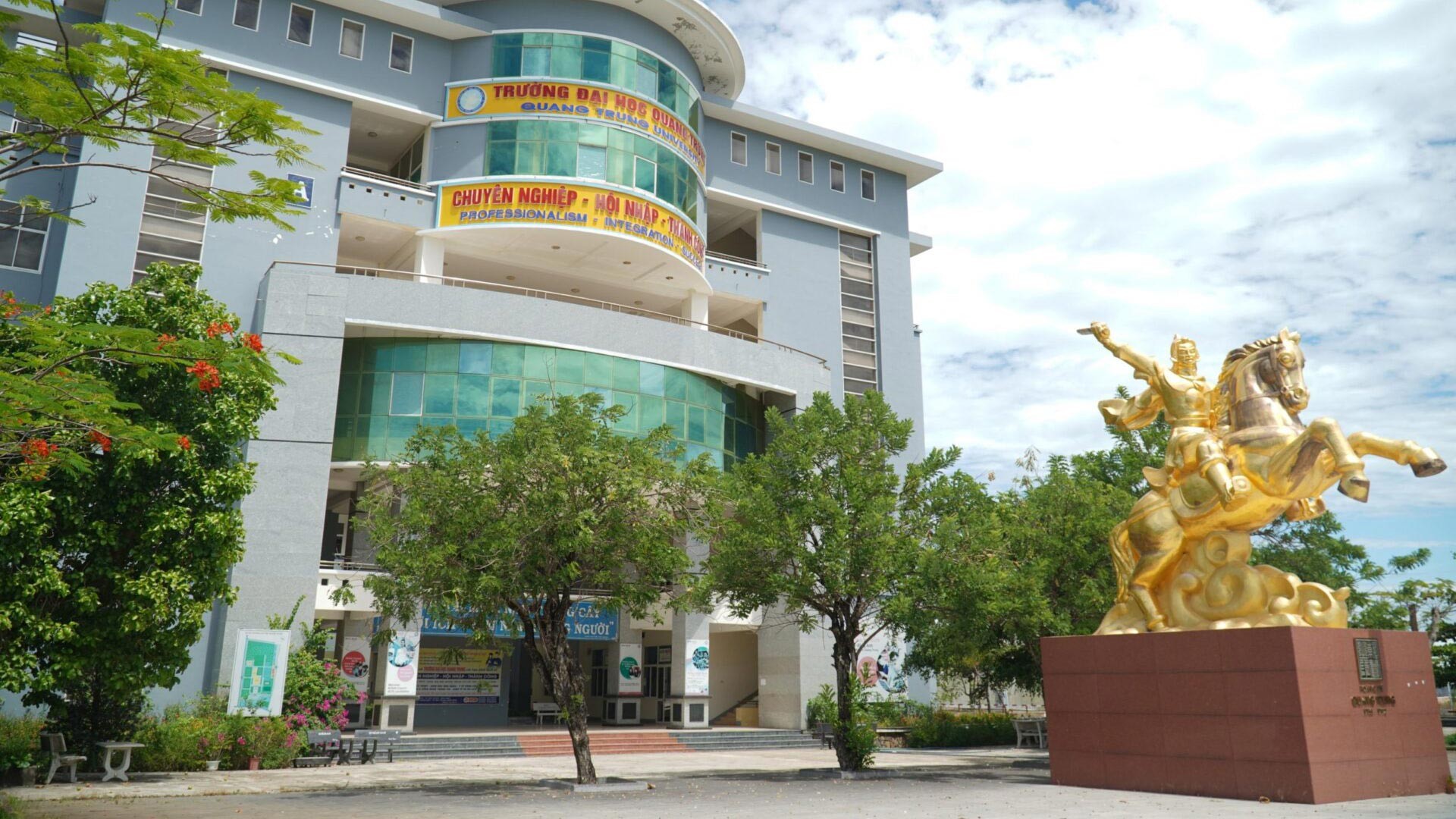 Đại học Quang Trung: kỹ năng mềm sẽ là điều kiện đầu ra của sinh viên