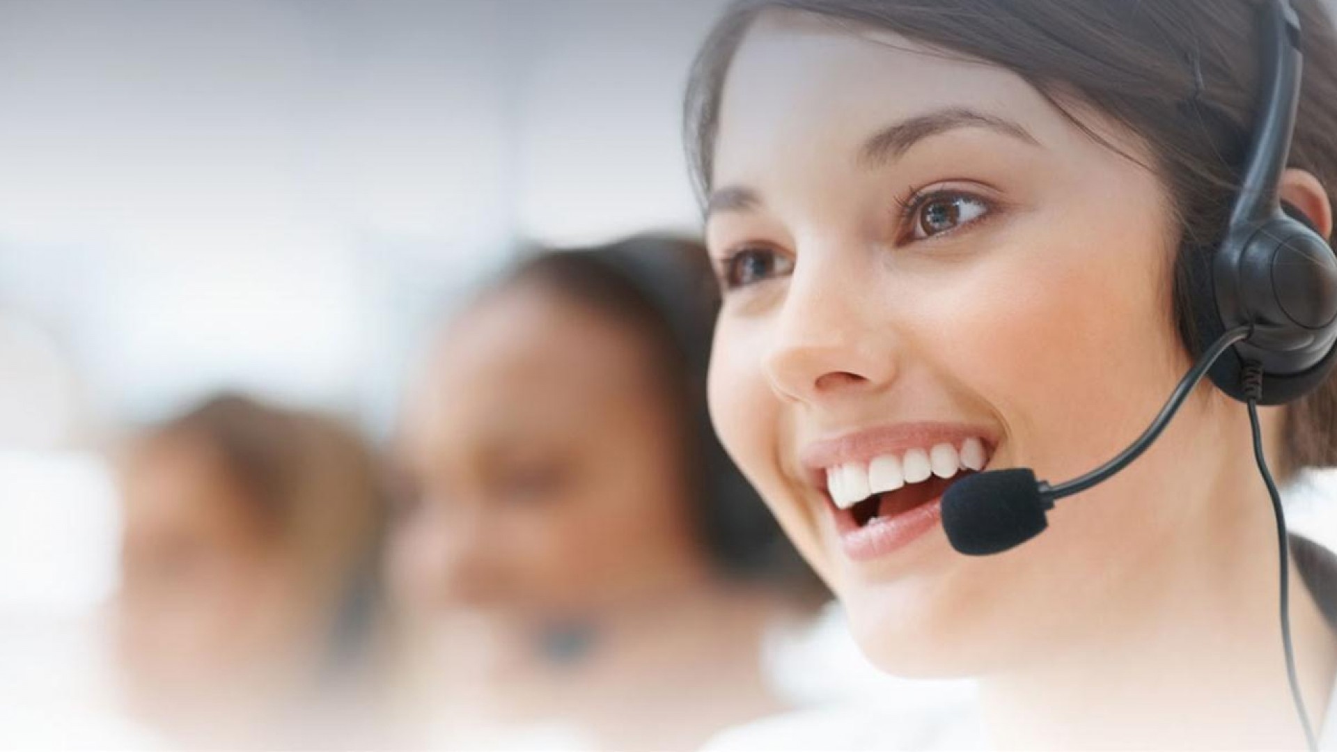 10 kỹ năng giao tiếp qua điện thoại với khách hàng giúp bạn chuyên nghiệp hơn
