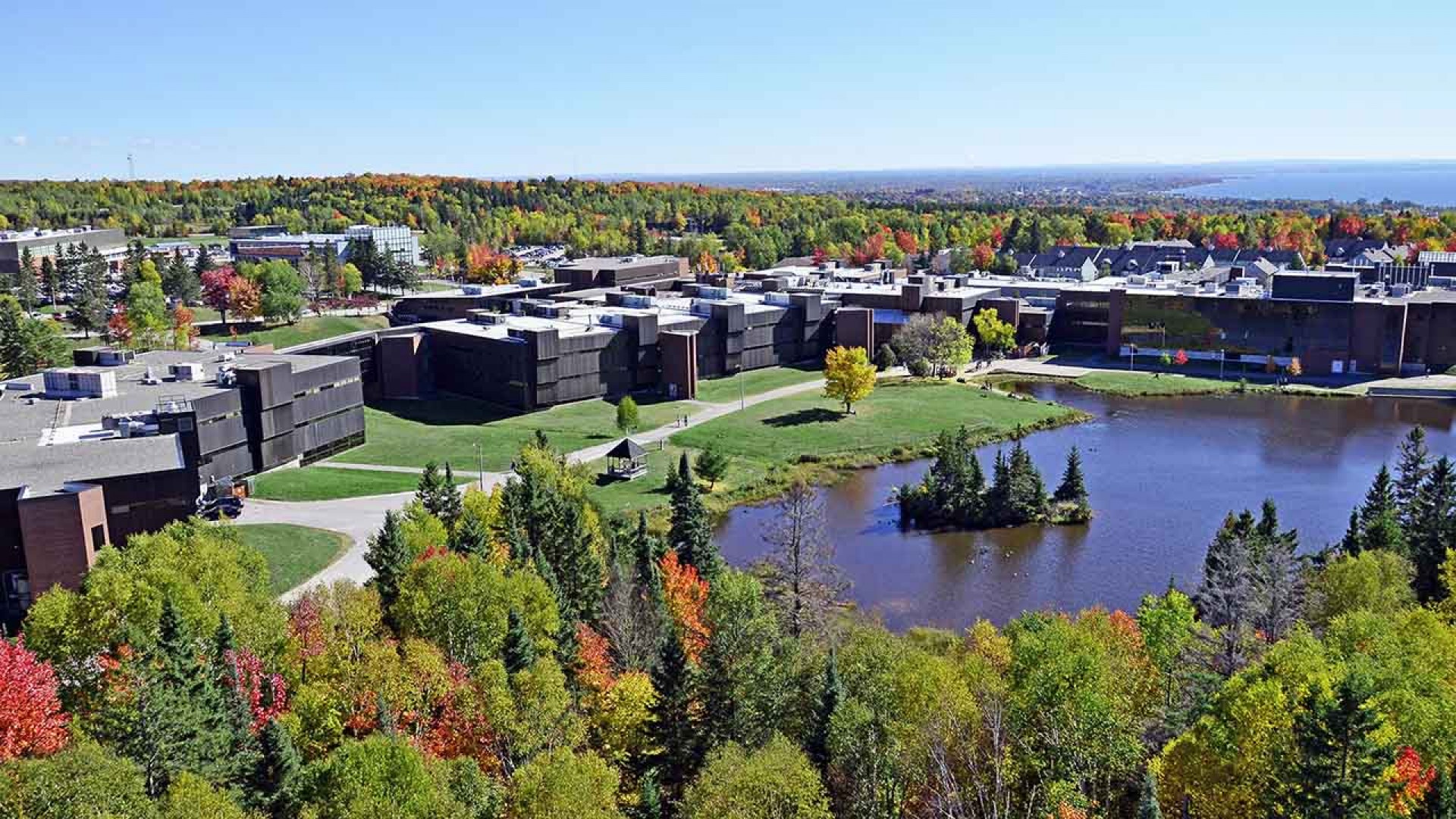 Du học Canada hệ cao đẳng: Chọn Canadore College để mở khóa tương lai