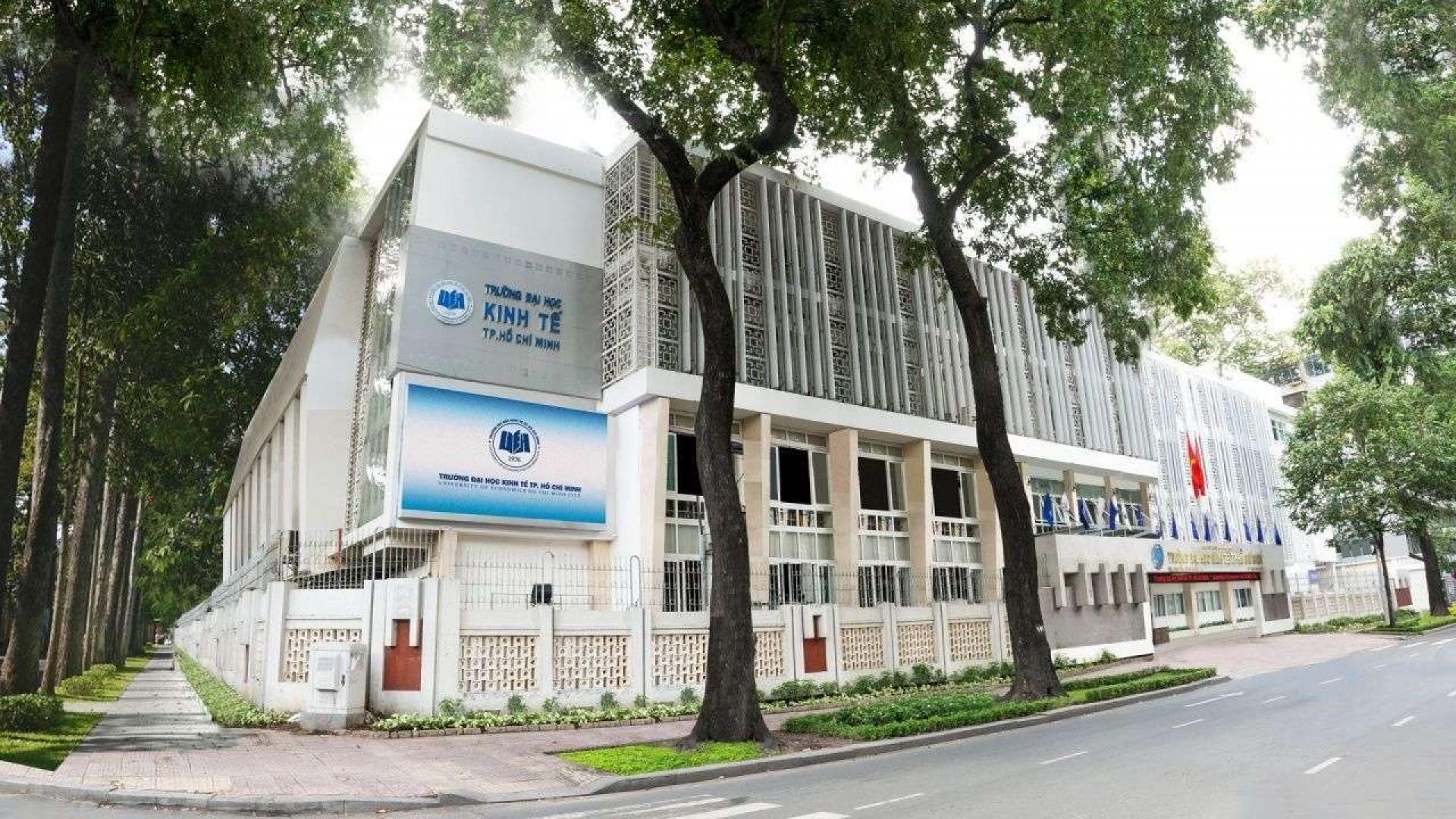Điểm chuẩn trường Đại học Kinh tế Hồ Chí Minh năm 2019 có gì thay đổi?