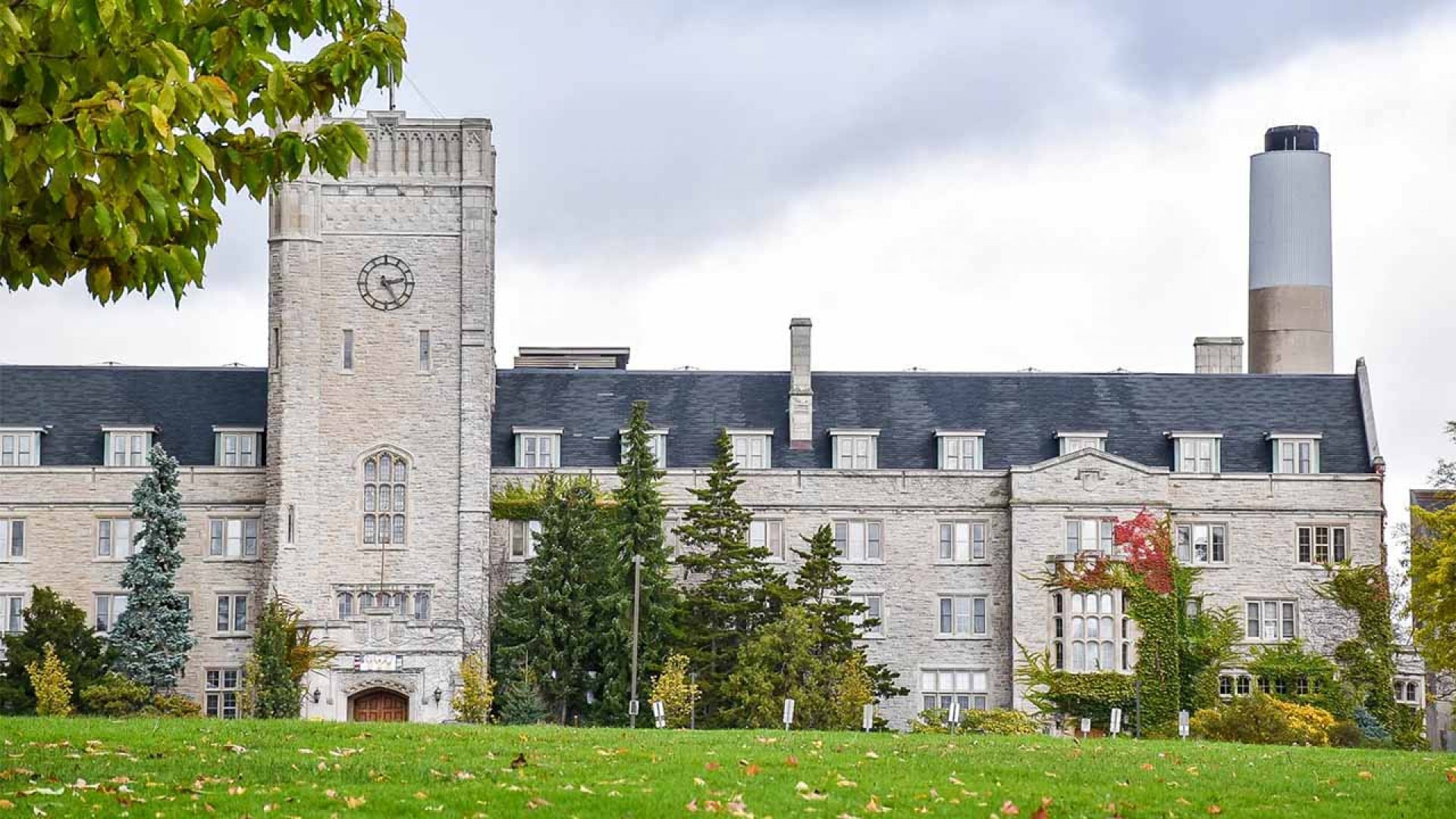 Đừng bỏ qua cơ hội đi du học Canada cùng ngôi trường hàng đầu University of Guelph