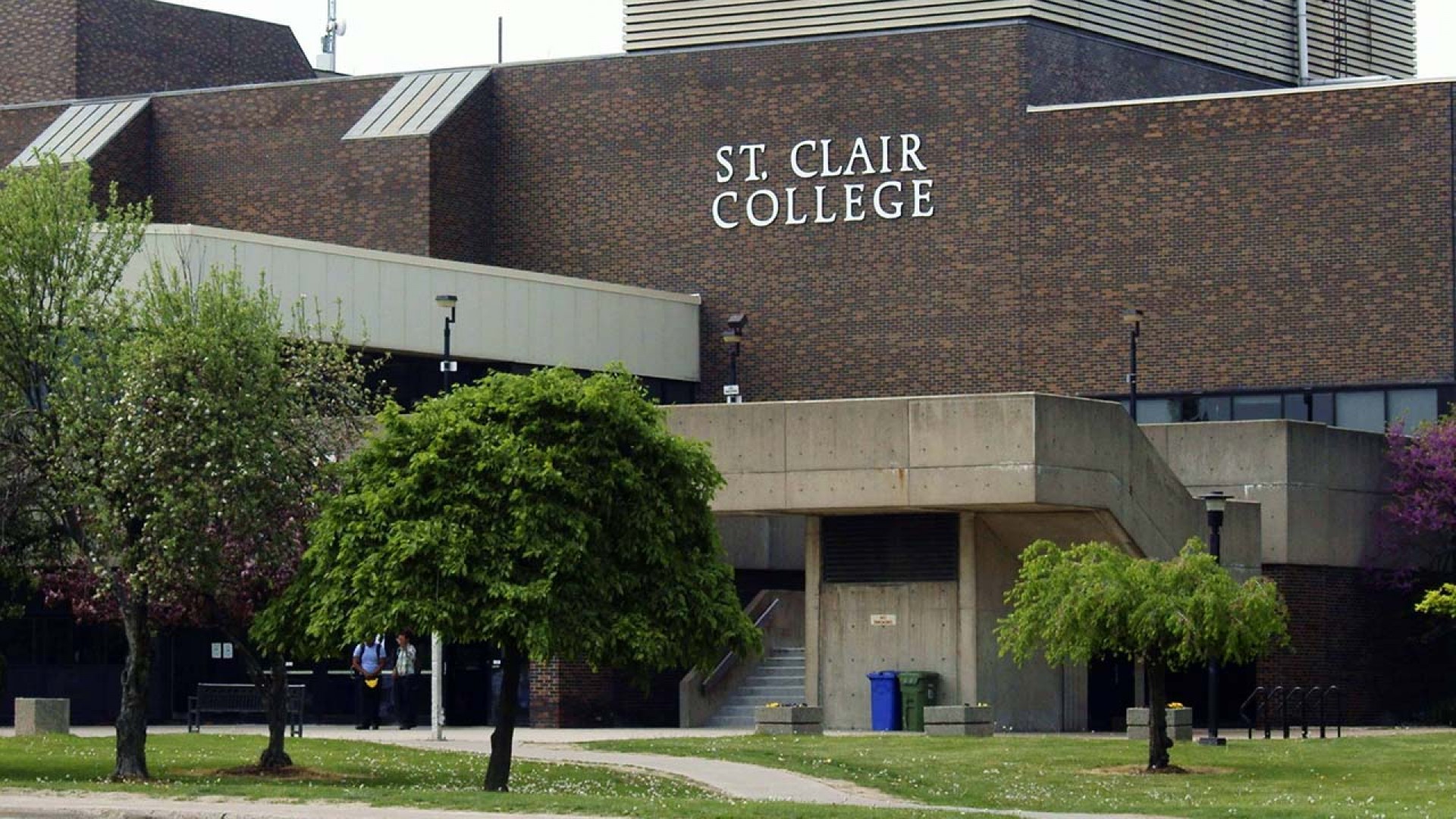 Vì sao nên chọn St. Clair College để du học Canada hệ cao đẳng?