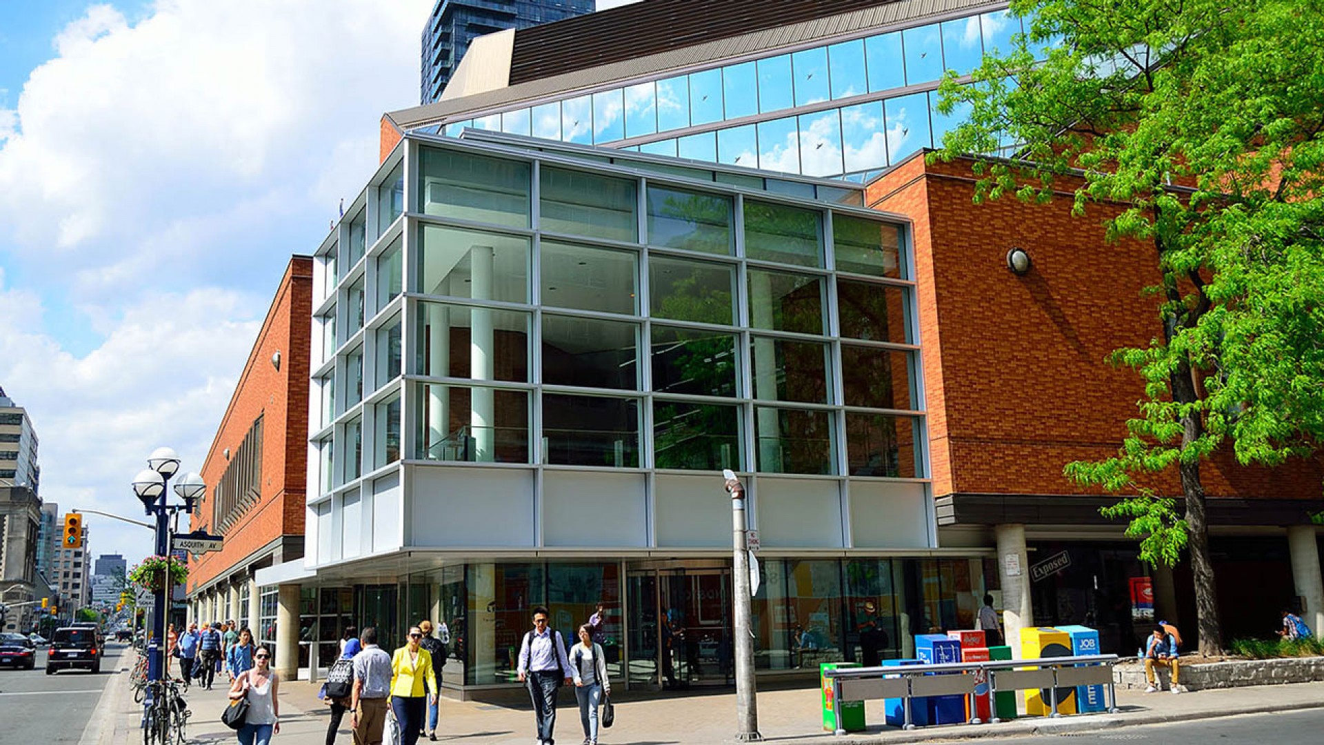 Tìm hiểu du học Canada ở Toronto: Thư viện nhất định phải ghé đến thăm một lần