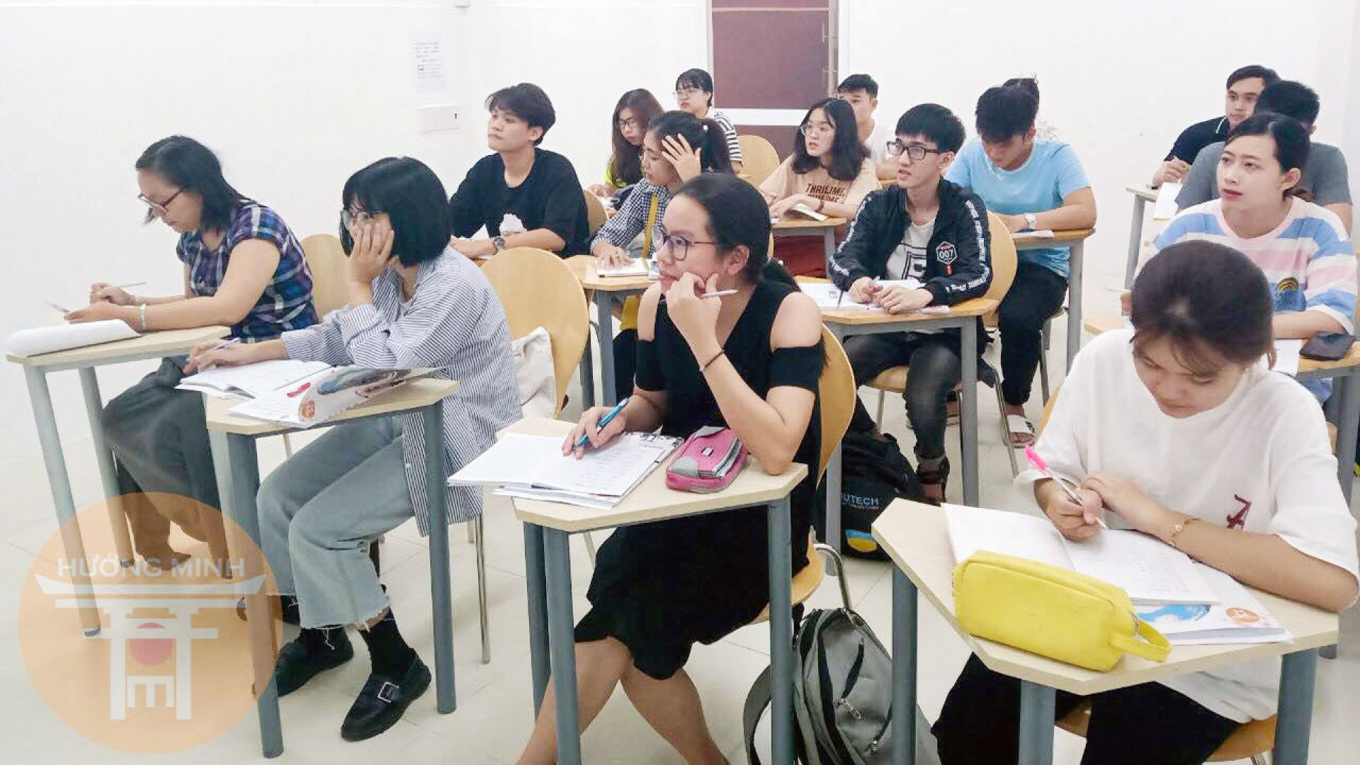 Làm sao để được miễn giảm học phí tại trung tâm Nhật ngữ Hướng Minh?