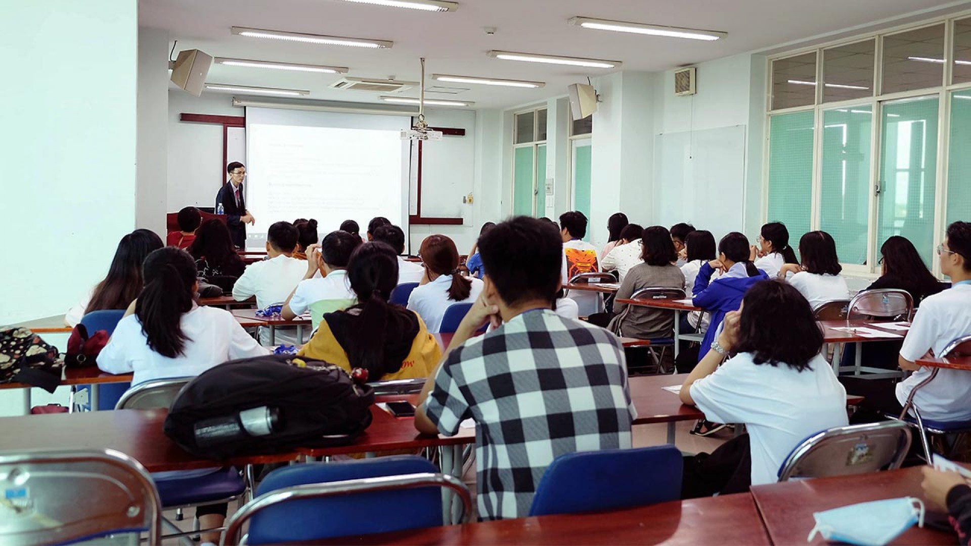ILP tổ chức Workshop ILP English Talk tại trường Đại học Kinh tế Luật TP.HCM
