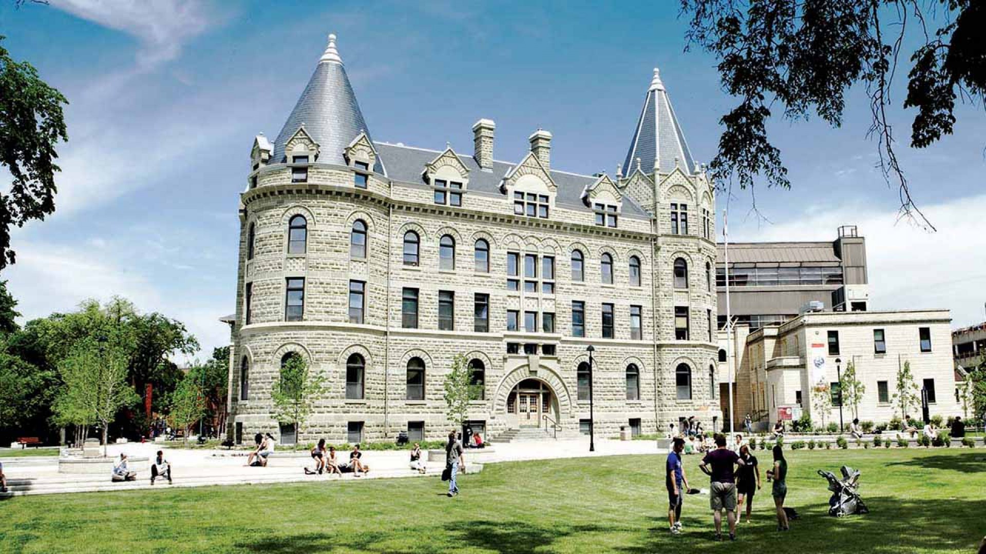 Du học đại học Canada tại University of Winnipeg, tại sao nên chọn?