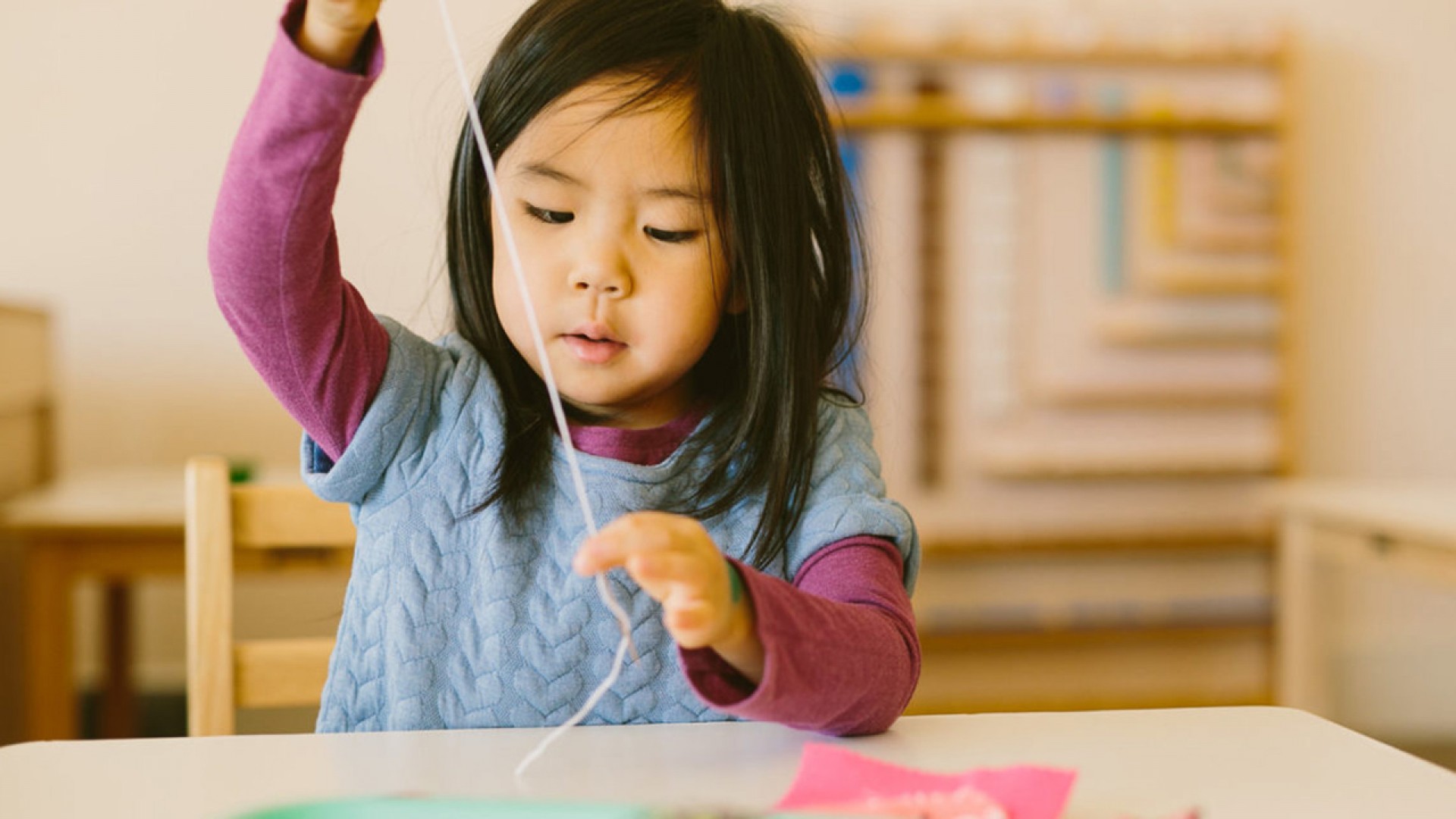 Phương pháp giáo dục Montessori: Tìm hiểu những ưu nhược điểm phụ huynh cần biết