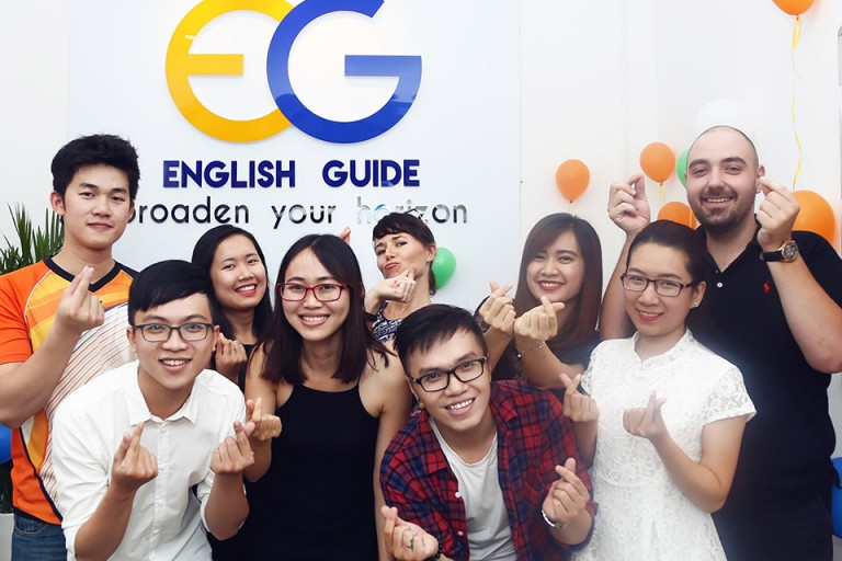 English Guide cό nhiều chương trình tiếng Anh giảng dạy online và offline