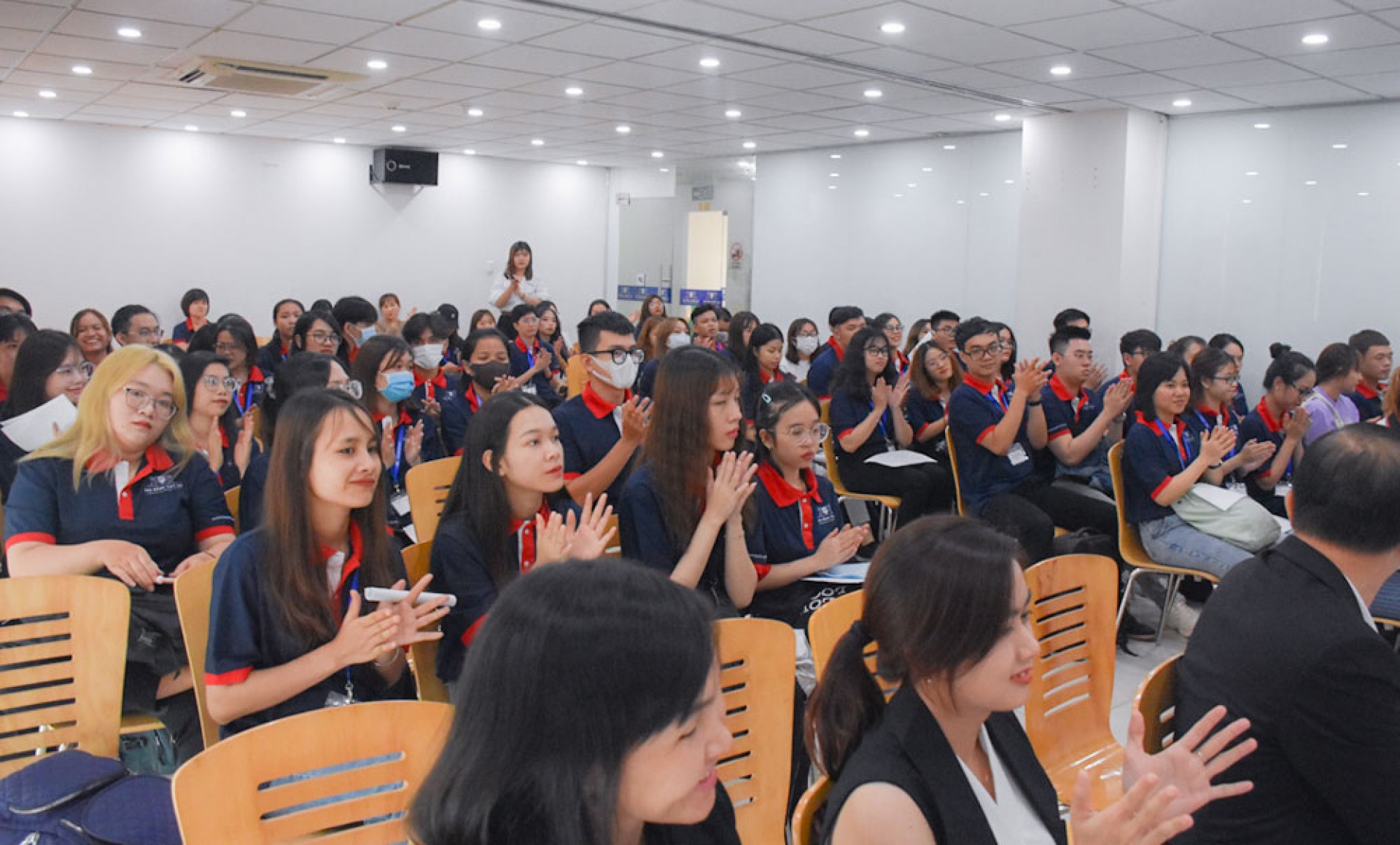 Tập đoàn SonKim Retail tham gia tuyển dụng tại lễ khai giảng của Trường Cao Đẳng Việt Mỹ