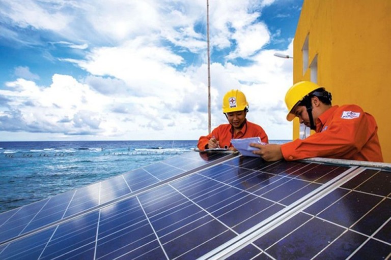 Nhiều cơ hội việc làm trong lĩnh vực năng lượng tái tạo (Nguồn: Báo mới)