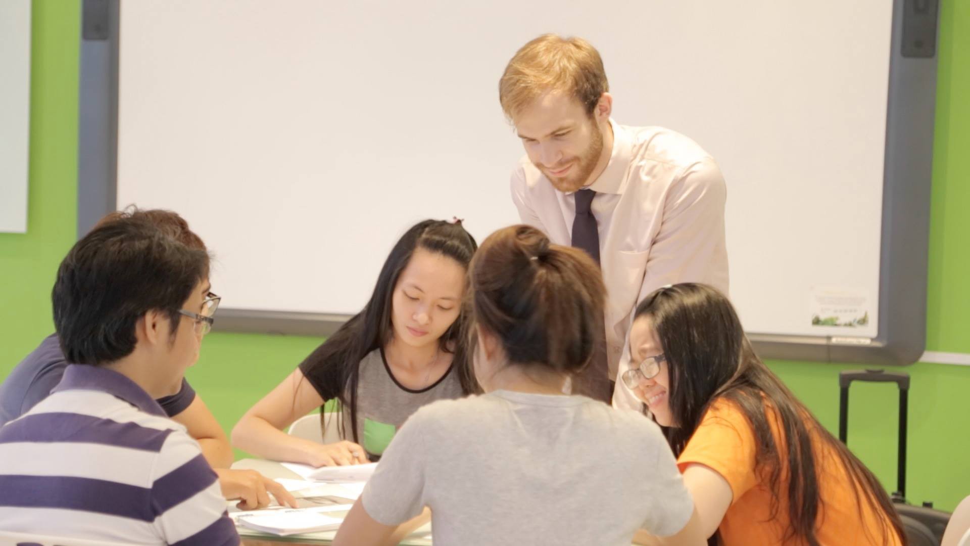 3 trung tâm học tiếng Anh với người nước ngoài tại Nha Trang giúp bạn tự tin giao tiếp