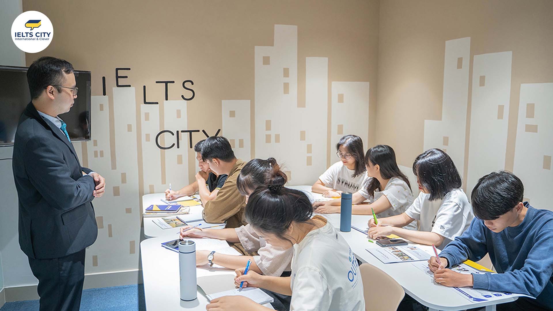 IELTS CITY - Trung tâm luyện thi IELTS Cấp tốc TPHCM thu hút học viên