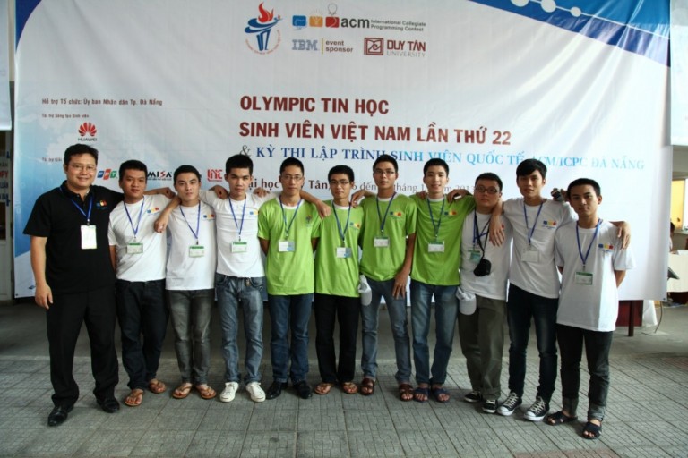 Sinh viên khoa CNTT tham dự kì thi Olympic tin học quốc gia